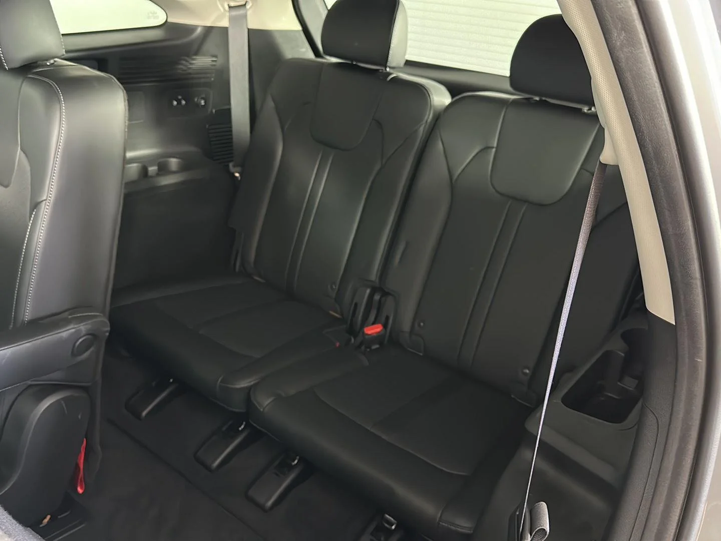 Used 2023 Wolf Gray Kia X-Line EX image 28