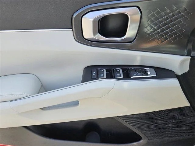 New 2025 Glacial White Pearl Kia S image 16