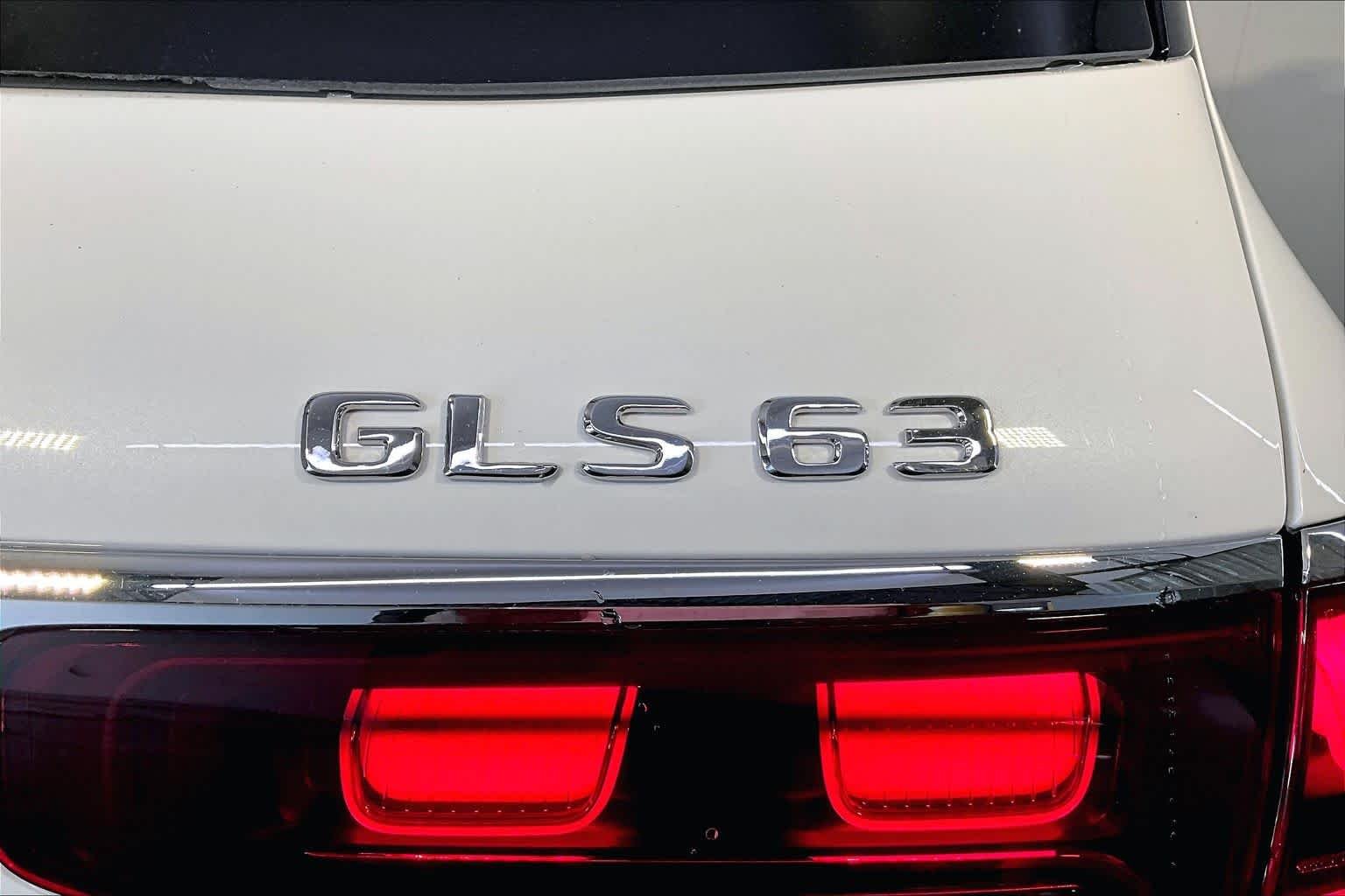 New 2026 MANUFAKTUR Moonlight White Metallic Mercedes-Benz AMG® GLS 63 image 6