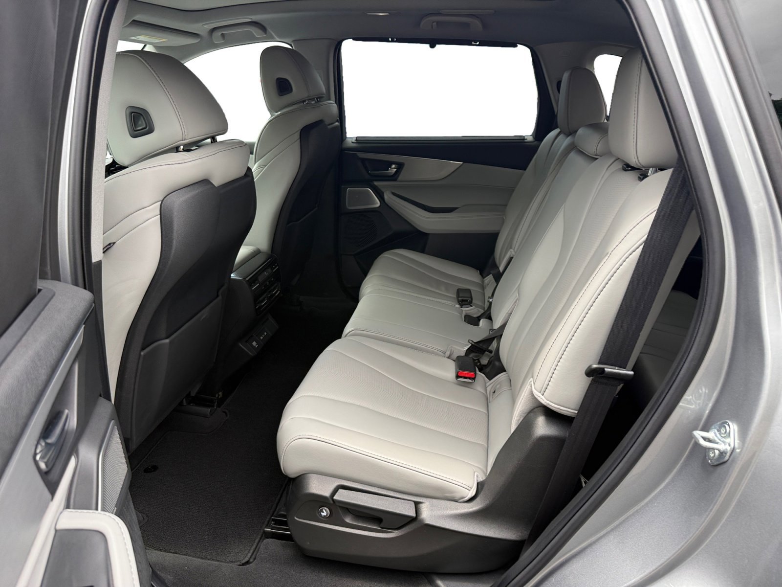 Used 2025  Acura Technology Package image 16