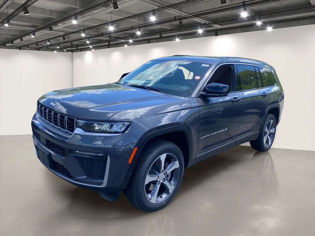 New 2026 Baltic Gray Metallic Clear-Coat Exterior Paint Jeep Limited image 2