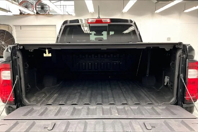 Used 2023 Onyx Black GMC Denali image 34