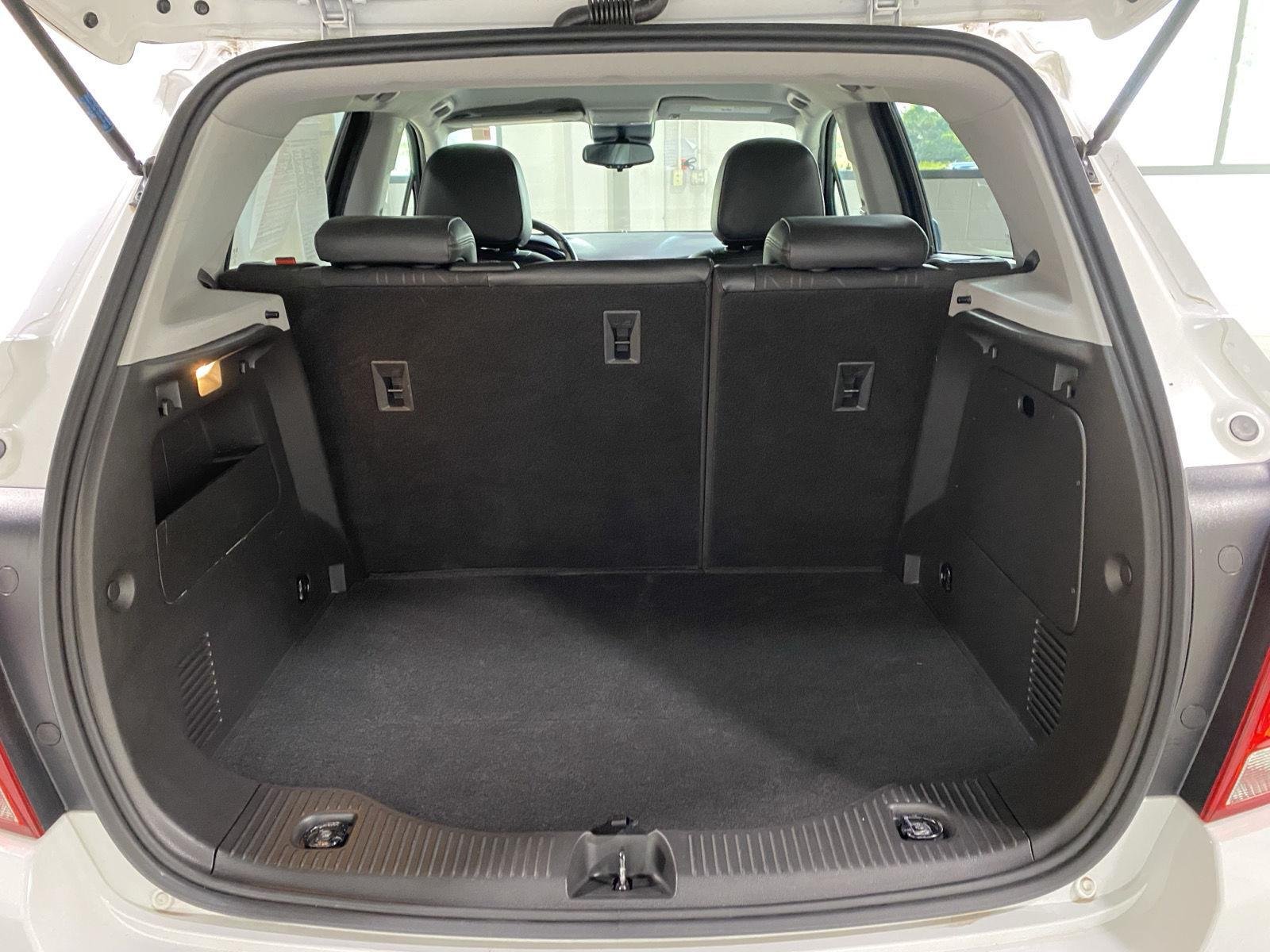 Used 2019 Summit White Chevrolet LT image 14