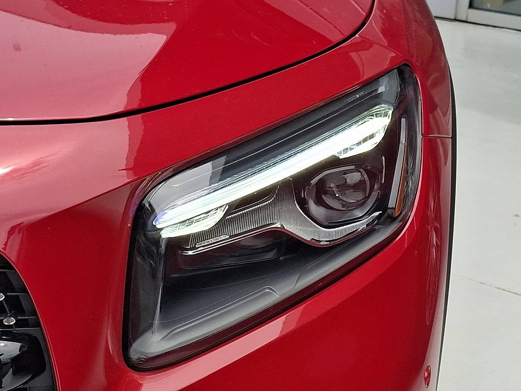 New 2026 MANUFAKTUR Patagonia Red Metallic Mercedes-Benz GLB 250 image 34
