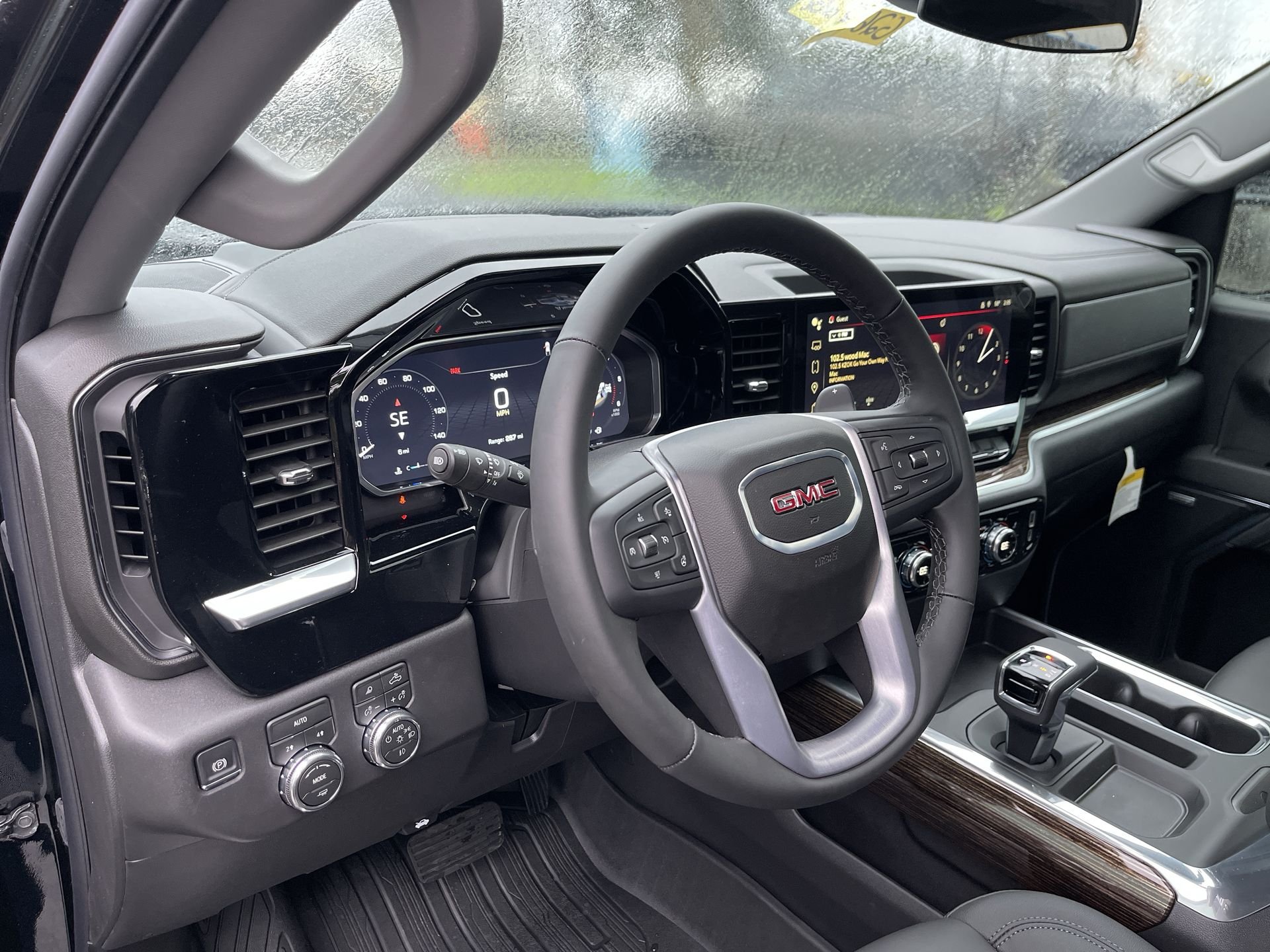 New 2026 Onyx Black GMC Elevation image 45