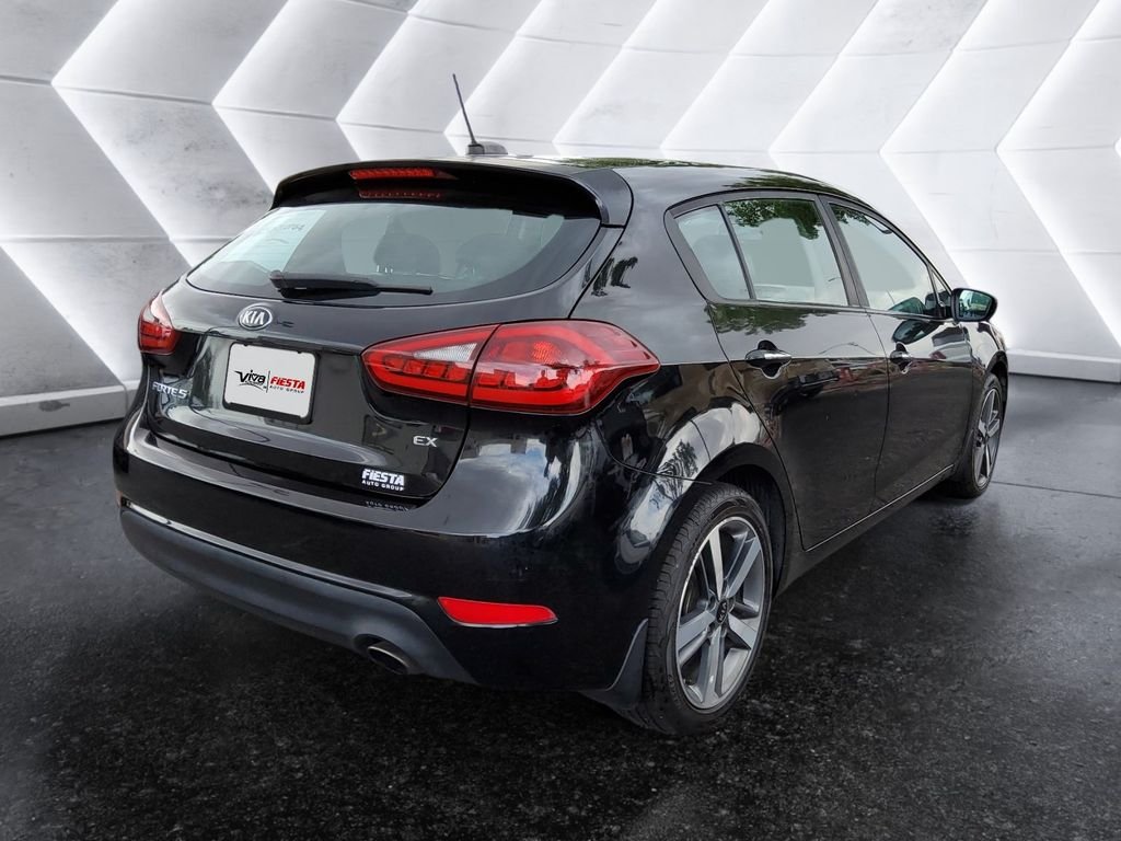 Used 2017 Black Kia EX image 4