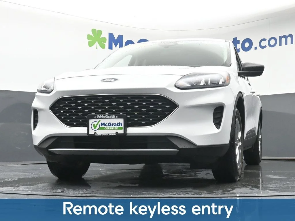 Used 2022 White Ford SE image 9