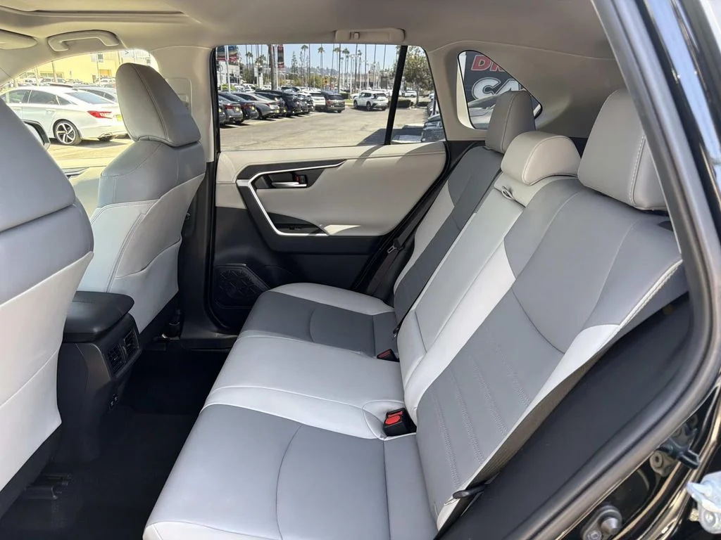 Used 2019 Midnight Black Metallic Toyota Limited image 27