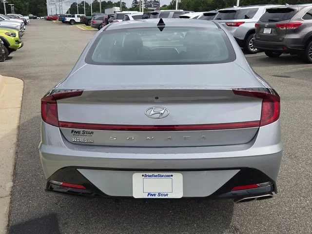 Used 2023 Silver Hyundai SEL image 11