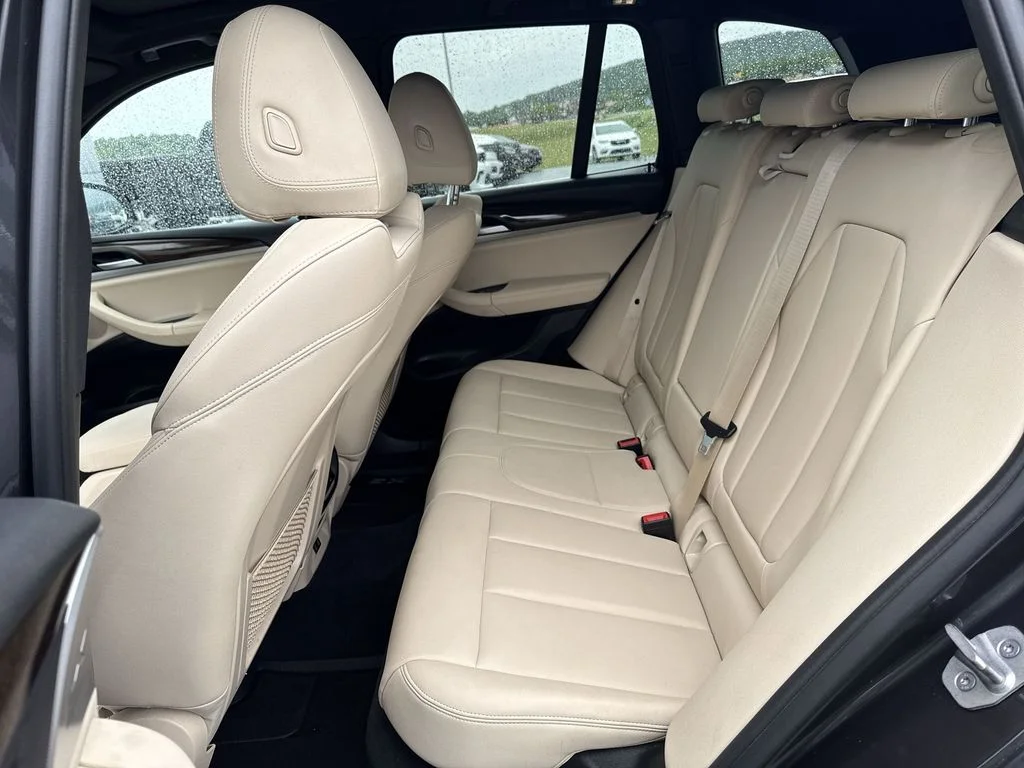 Used 2021 Gray BMW xDrive30i image 23