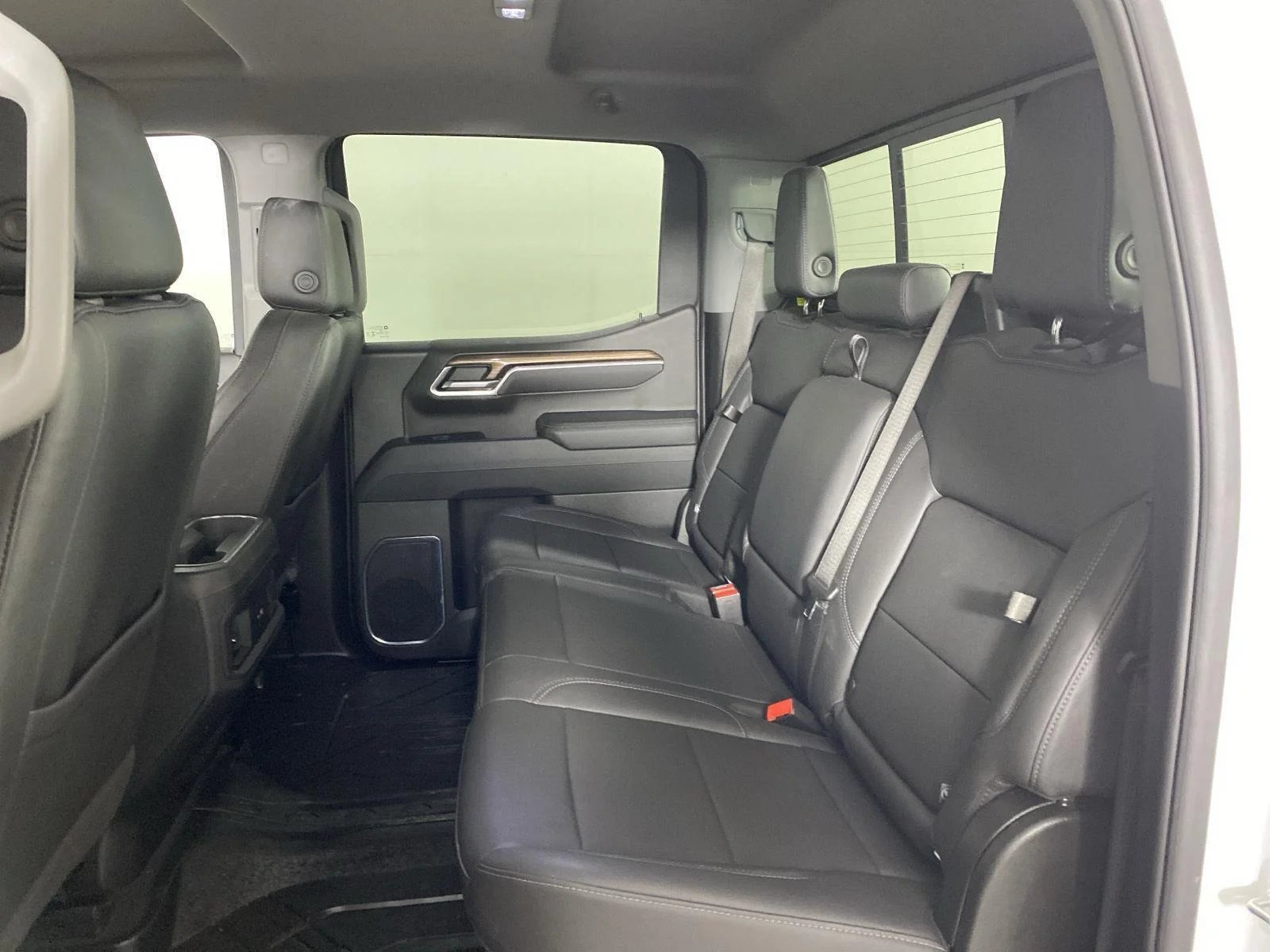 Used 2025 Summit White Chevrolet RST image 25