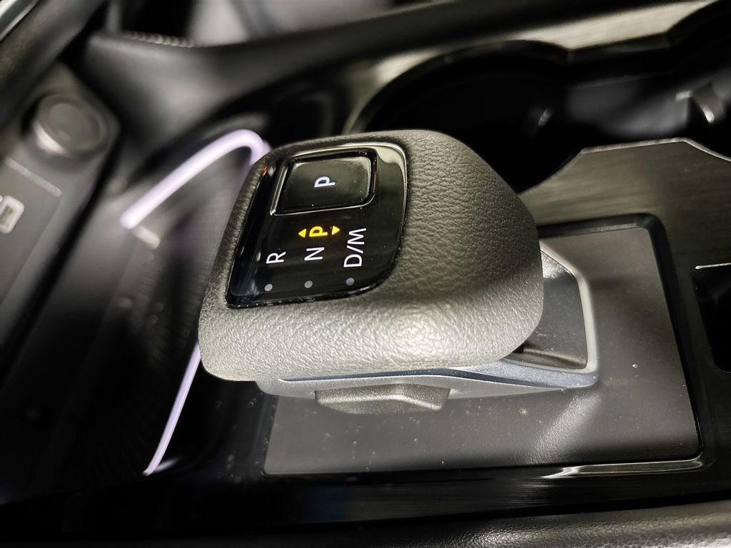 Used 2023 Gold Nissan Platinum image 18