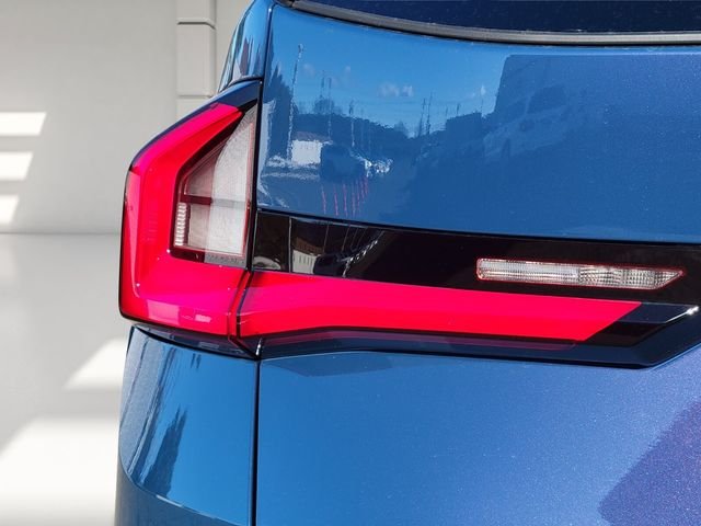 Used 2026 Blue BMW xDrive28i image 8