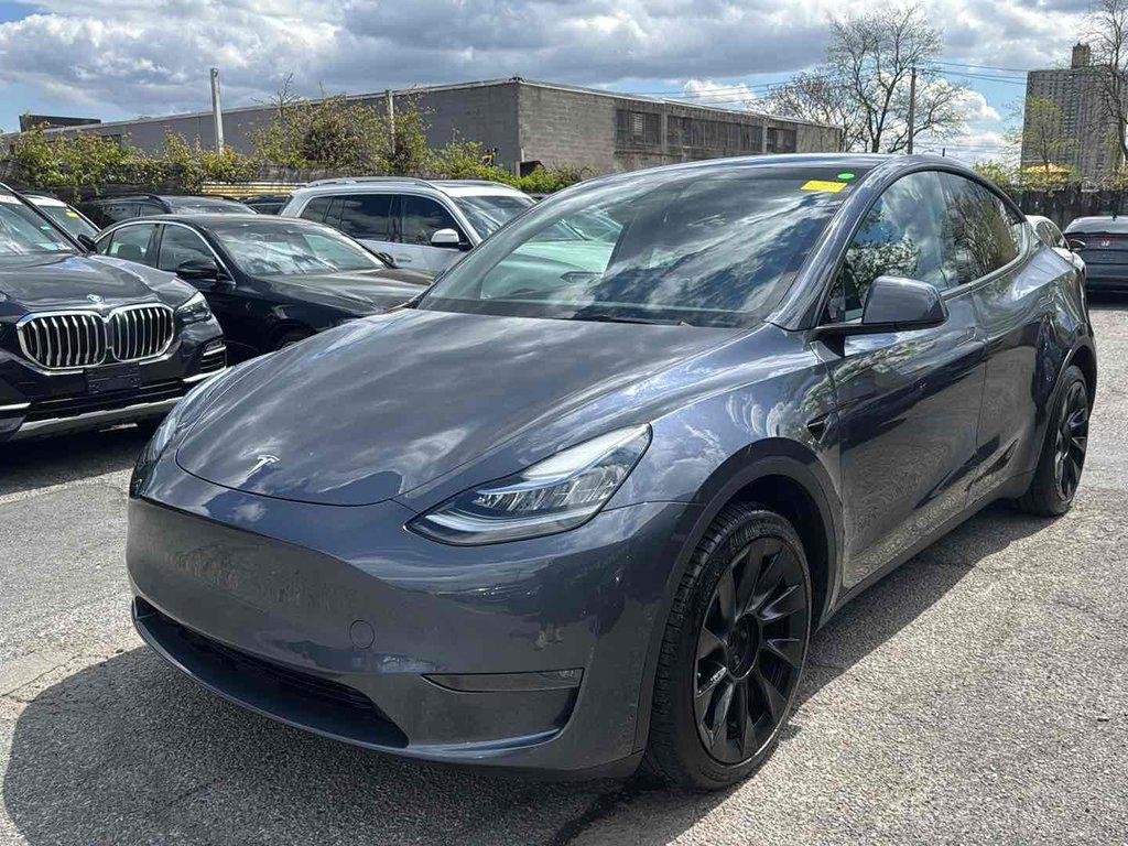 2022 Tesla Model Y Long Range Dual Motor All-Wheel Drive's photo