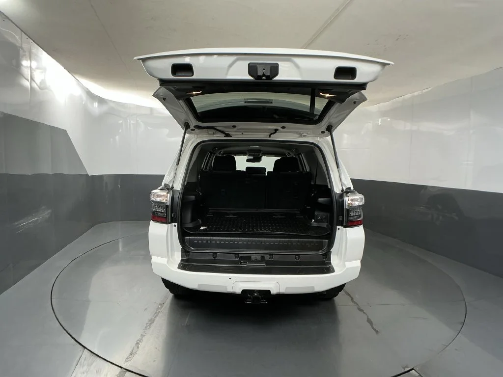 Used 2022 White Toyota SR5 image 30