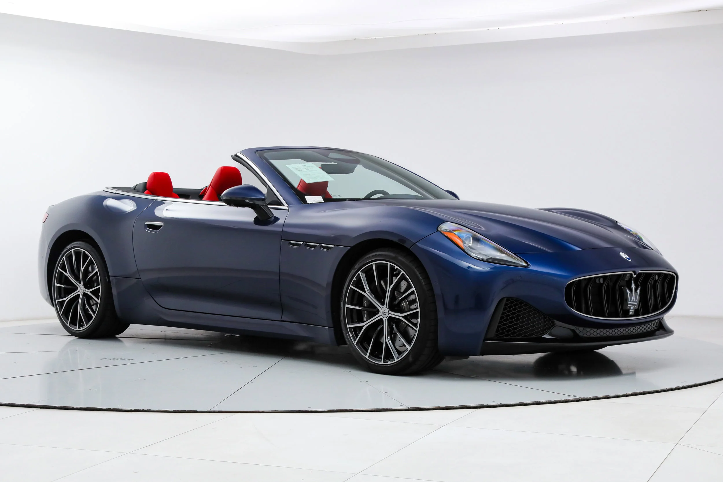 Certified Used 2026 Blue Maserati  image 11