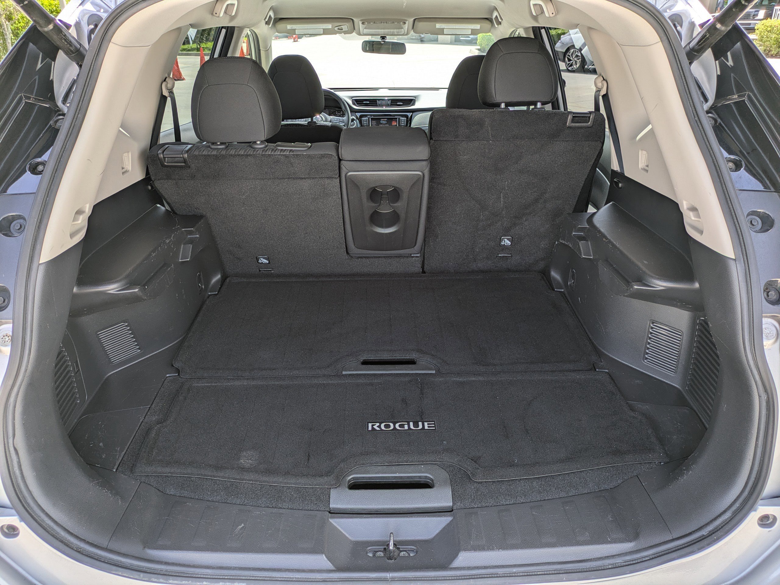 2018 Nissan Rogue SV - Photo 11