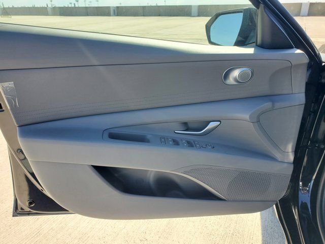 2026 Hyundai Elantra SE - Photo 12