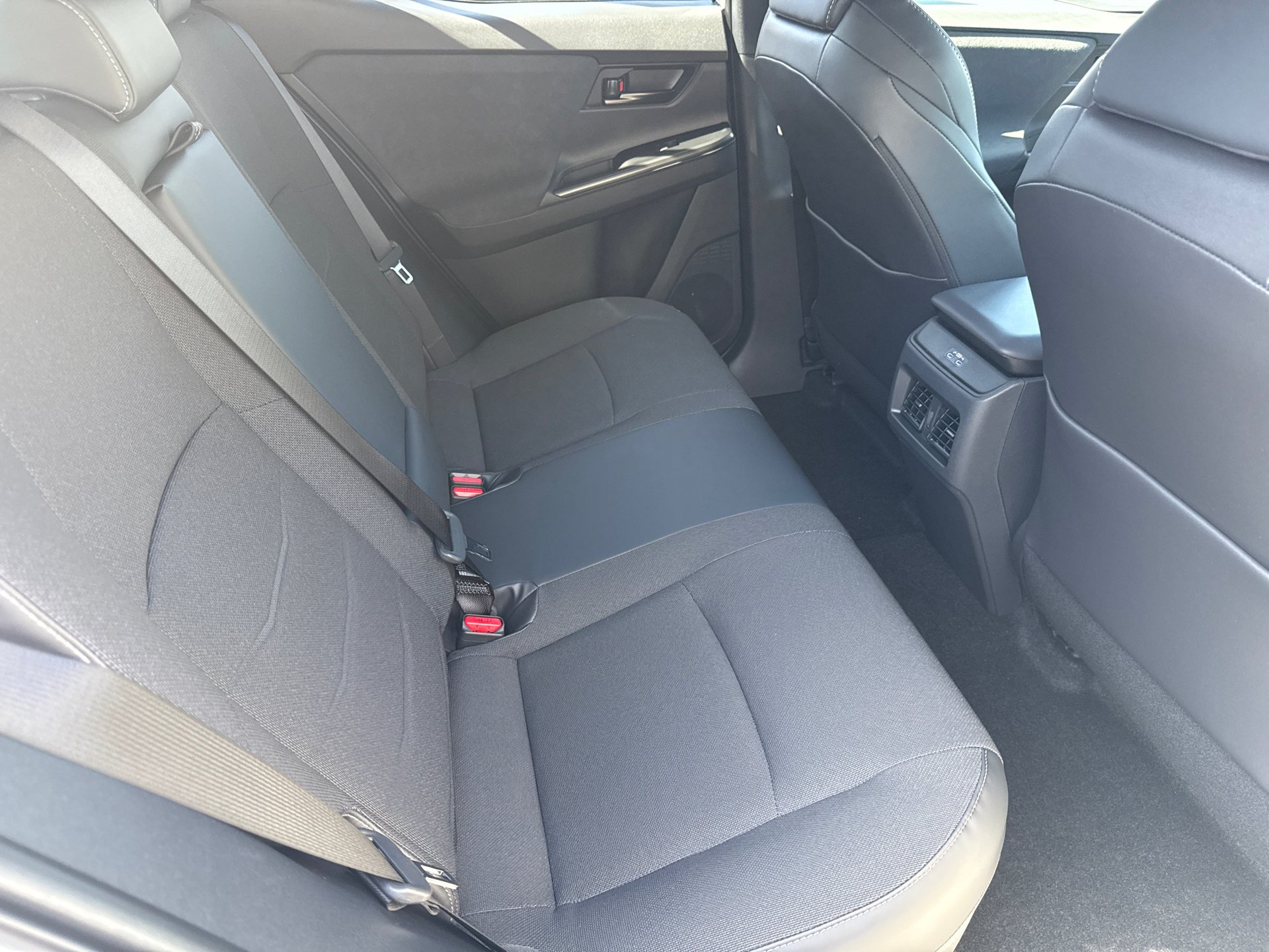 New 2026 Wind Chill Pearl <sup>1</sup> Toyota  SE image 17