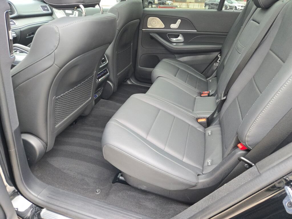 Used 2025  Mercedes-Benz GLS 450 image 19