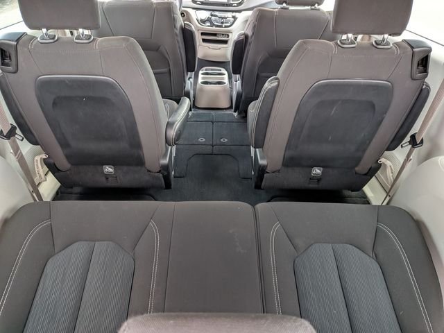 Used 2023 White Chrysler LX image 34