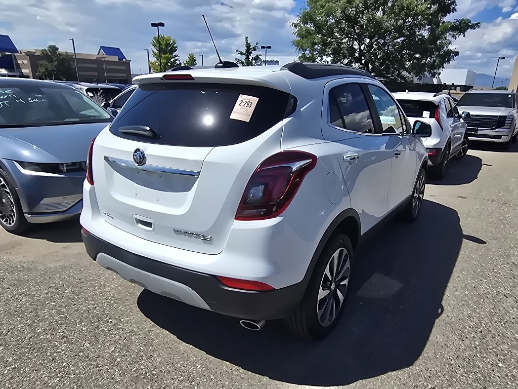 Used 2022 Summit White Buick Preferred image 6