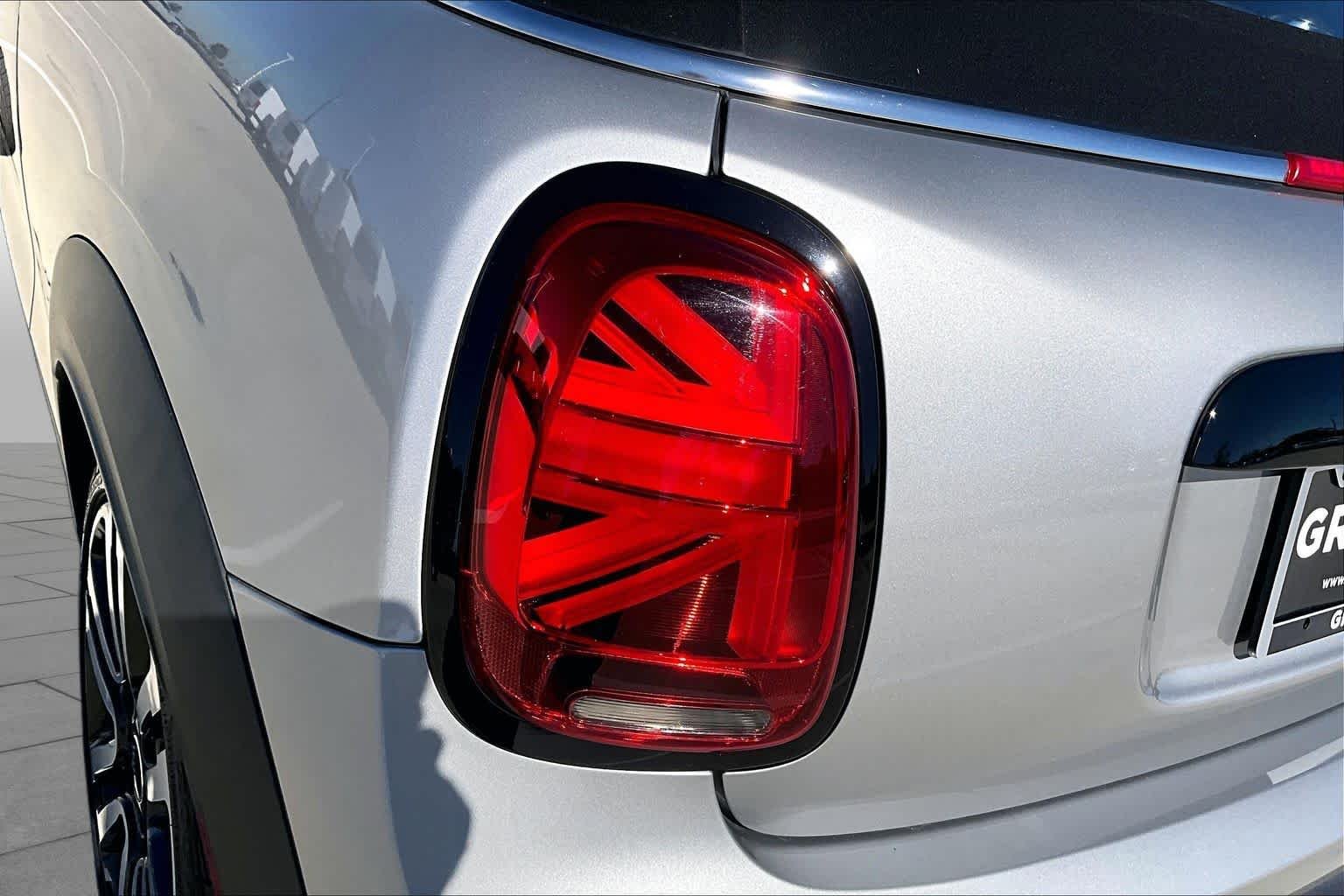 Used 2024 Melting Silver III Metallic MINI Cooper S image 24
