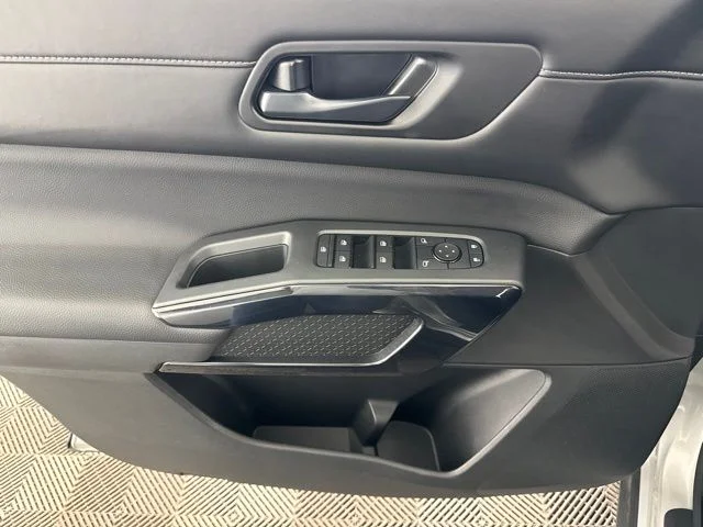 Used 2025 Silver Nissan SV image 18