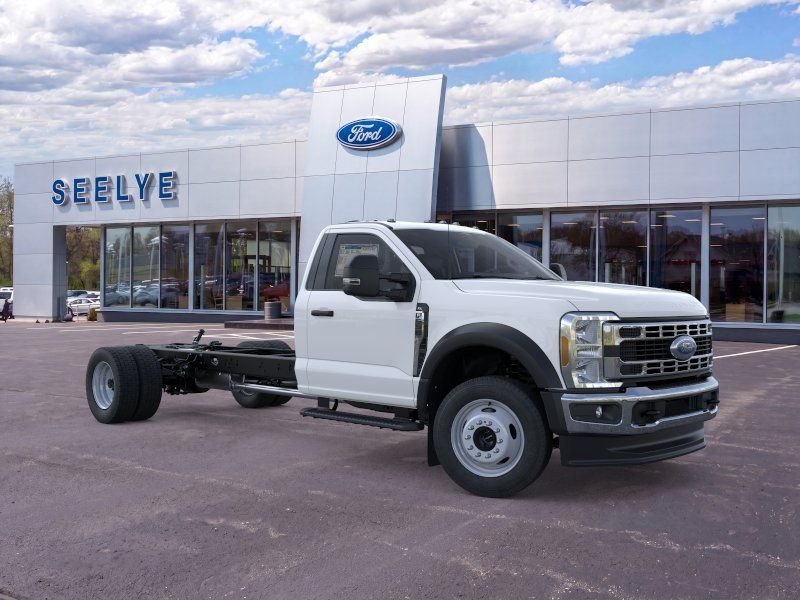 New 2026 Oxford White Ford F-550® XL image 37