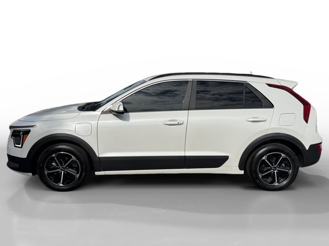 Used 2025 Snow White Pearl Kia EX image 2