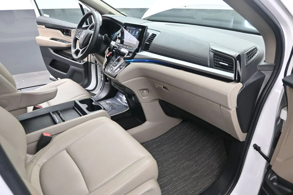 Used 2023  Honda Touring image 25