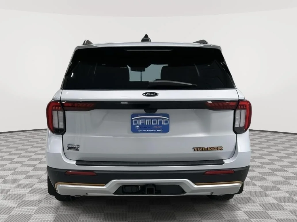 Used 2026 Space White Metallic Ford Tremor image 4