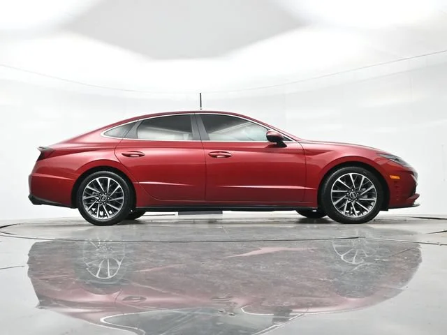 Used 2023 Ultimate Red Hyundai Limited image 31