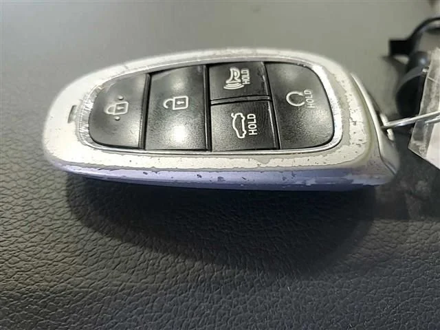 Used 2022 Gray Hyundai SEL Plus image 9