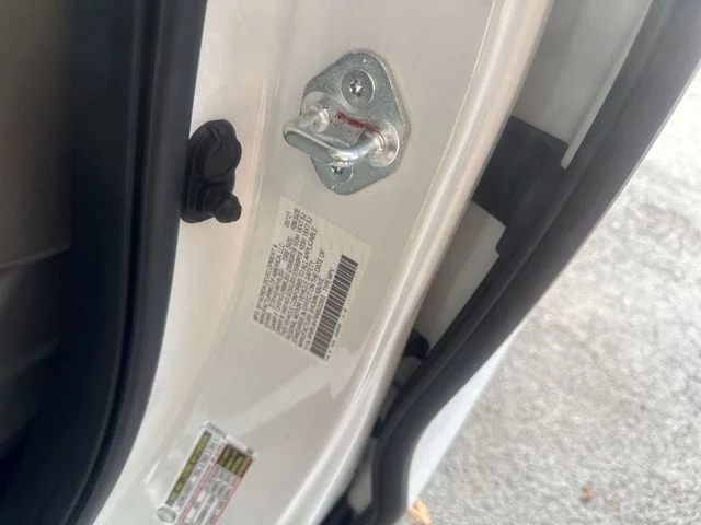 Used 2022 White Honda EX-L image 38