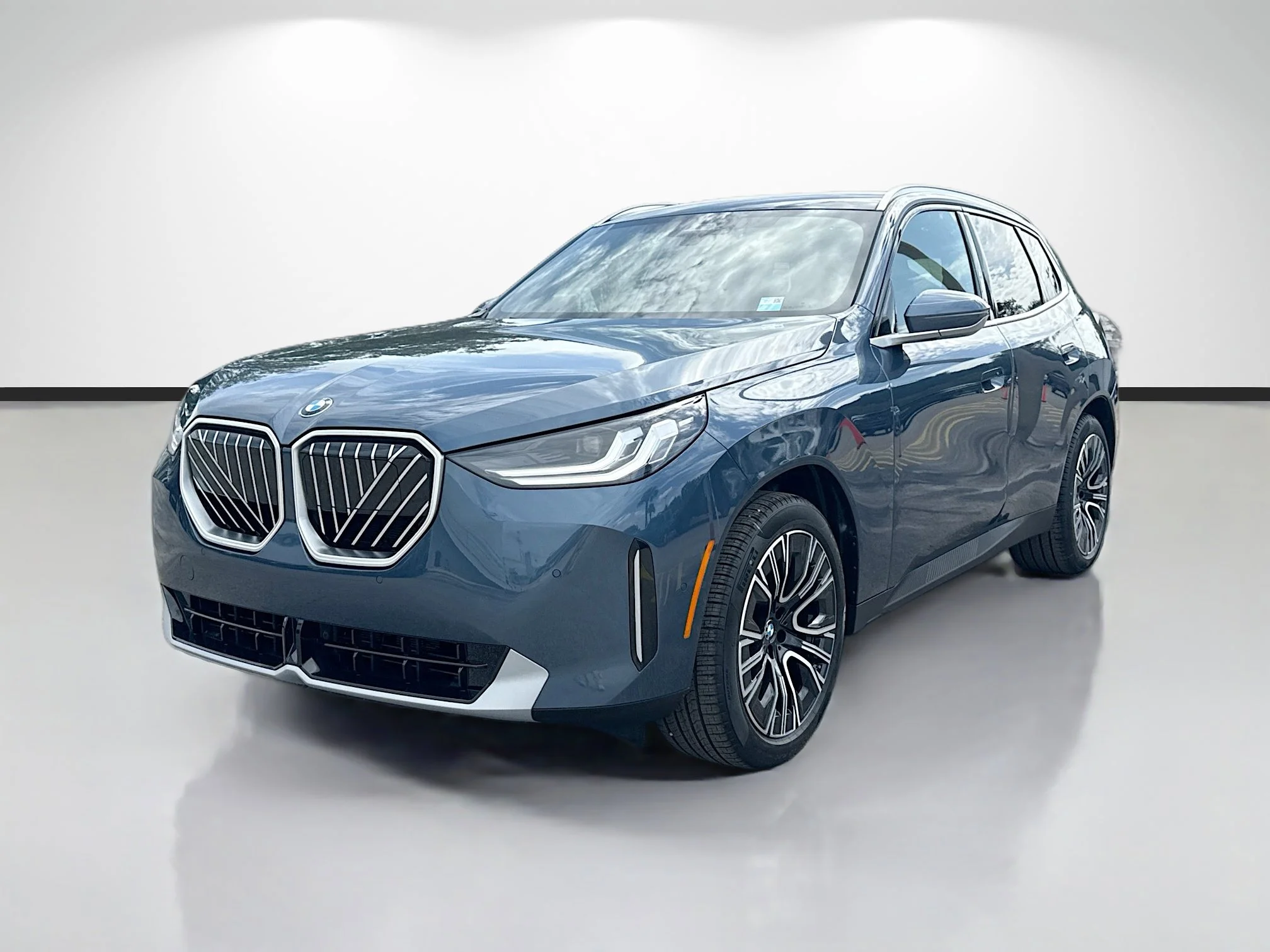 New 2026 Arctic Race Blue metallic BMW 30 xDrive image 7
