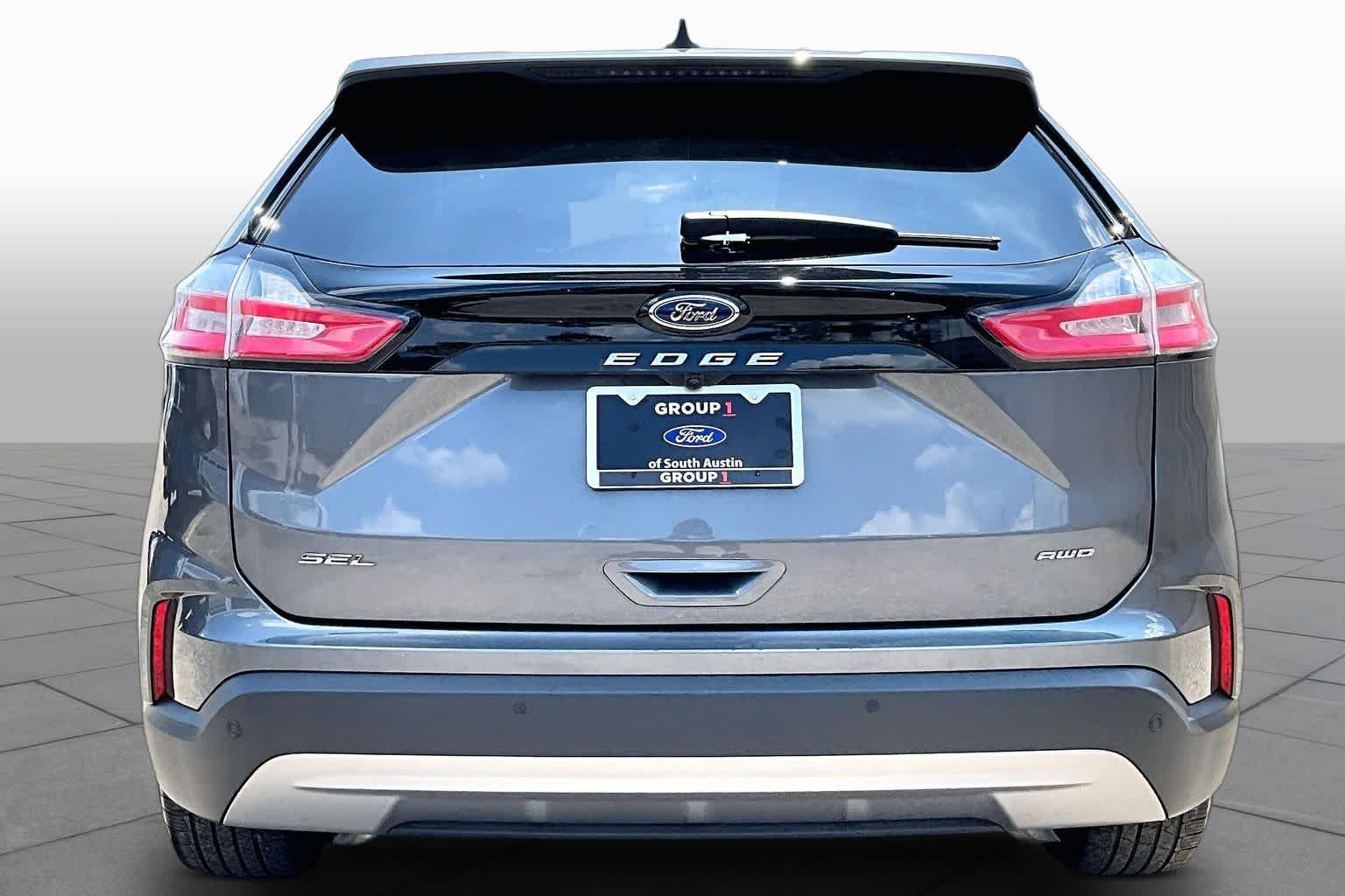 Used 2024 Carbonized Gray Ford SEL image 5