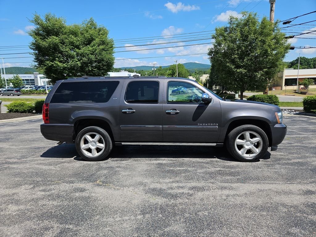 Used 2010 Beige Chevrolet LTZ image 7