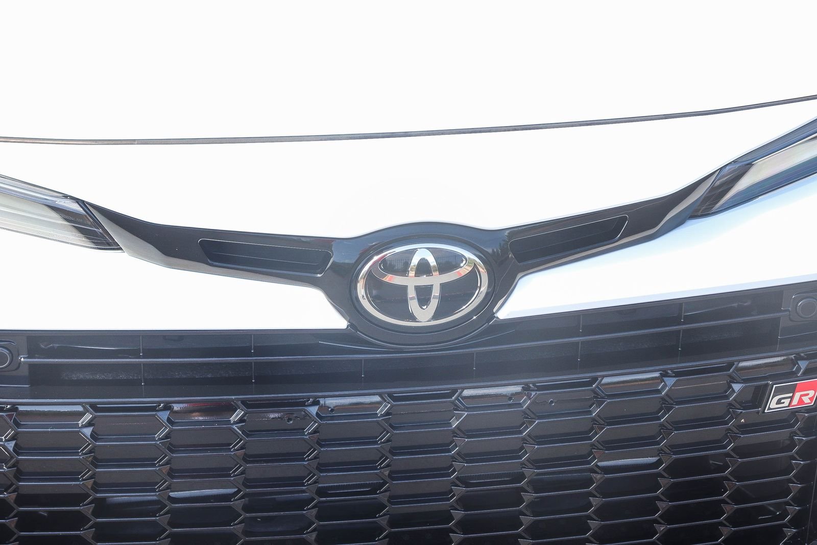 Certified Used 2025 Ice Toyota Premium Plus image 13