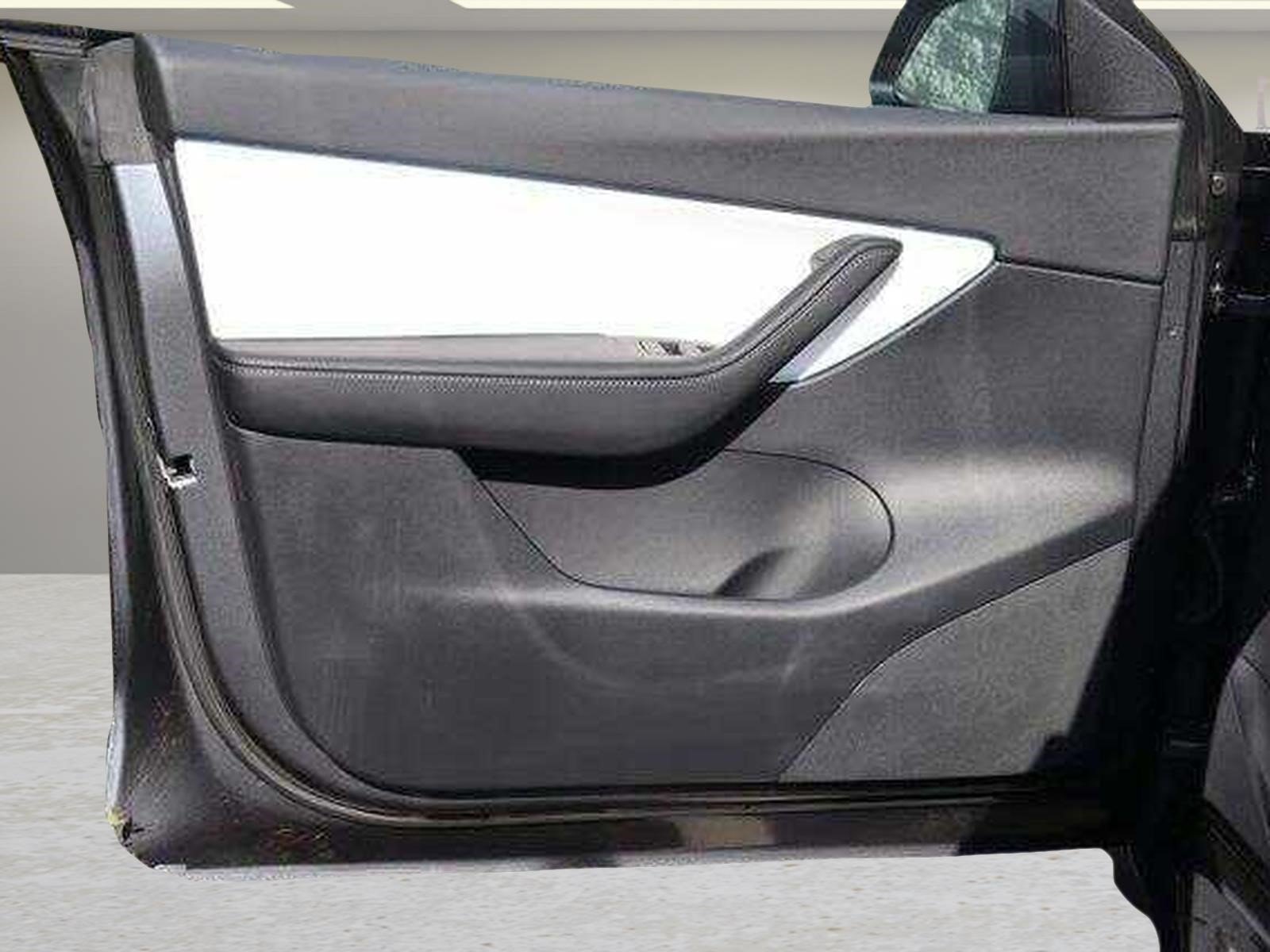Used 2021  Tesla Long Range image 18