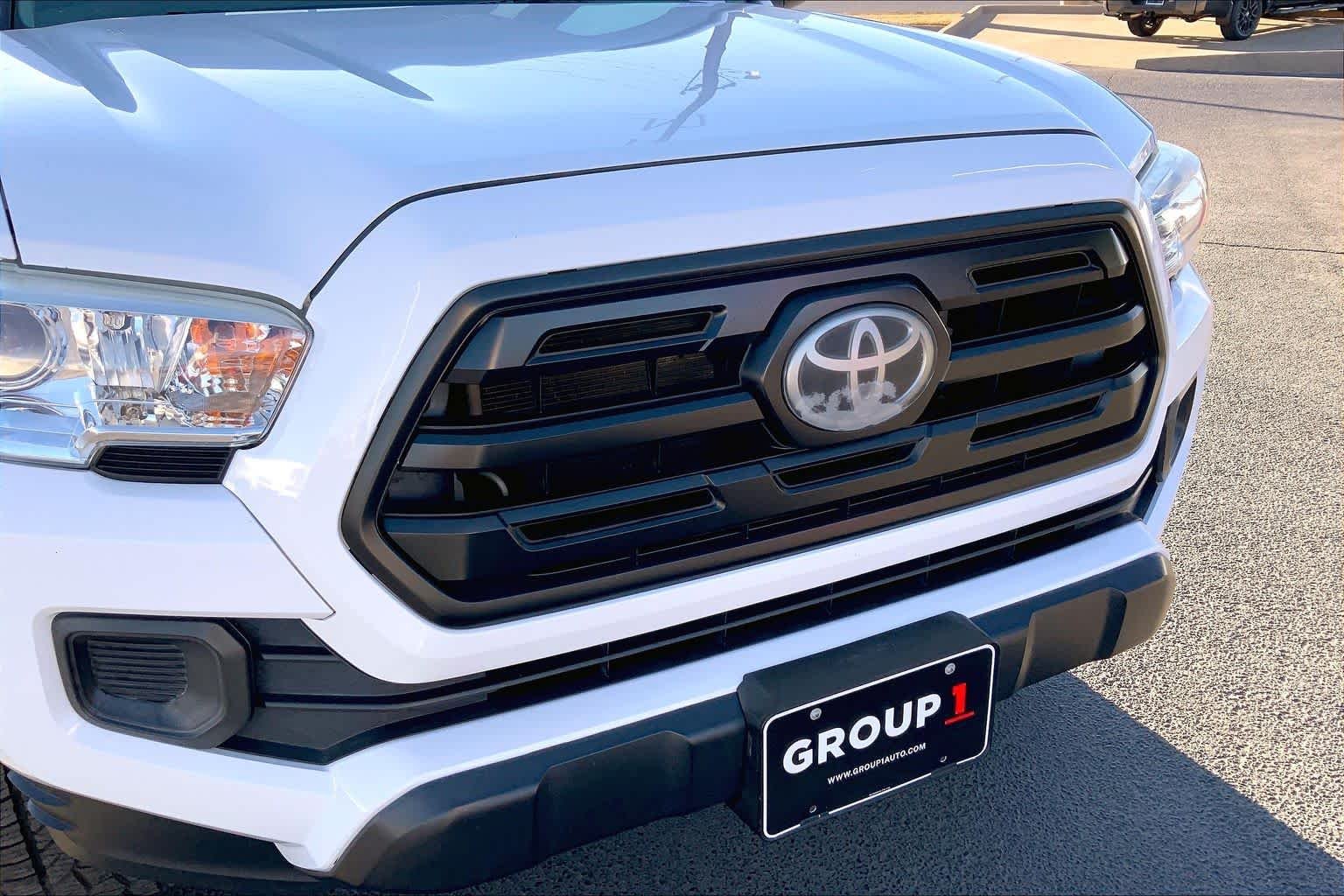 Used 2019 Super White Toyota SR image 29