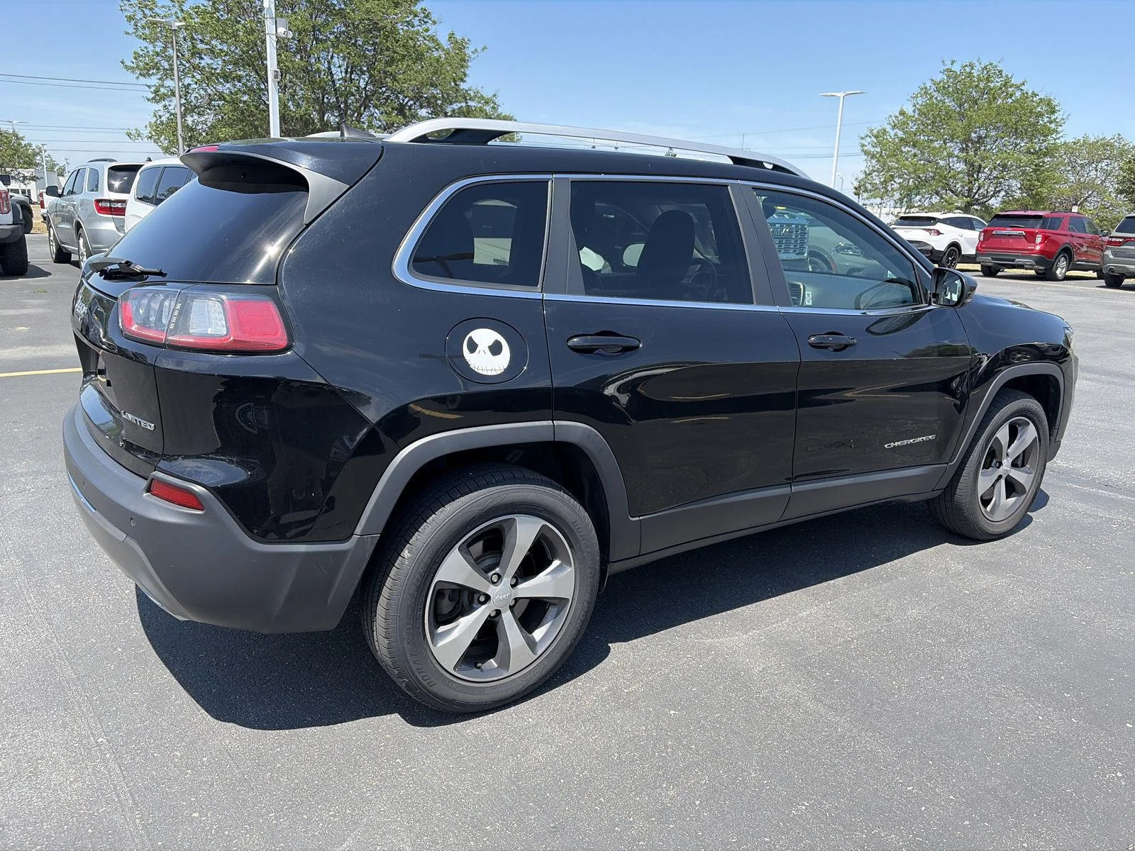 Used 2020 Diamond Black Crystal Pearlcoat Jeep Limited image 9