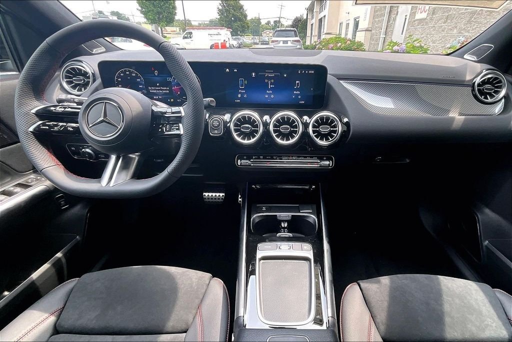 New 2026 Cirrus Silver Metallic Mercedes-Benz GLA 250 image 5