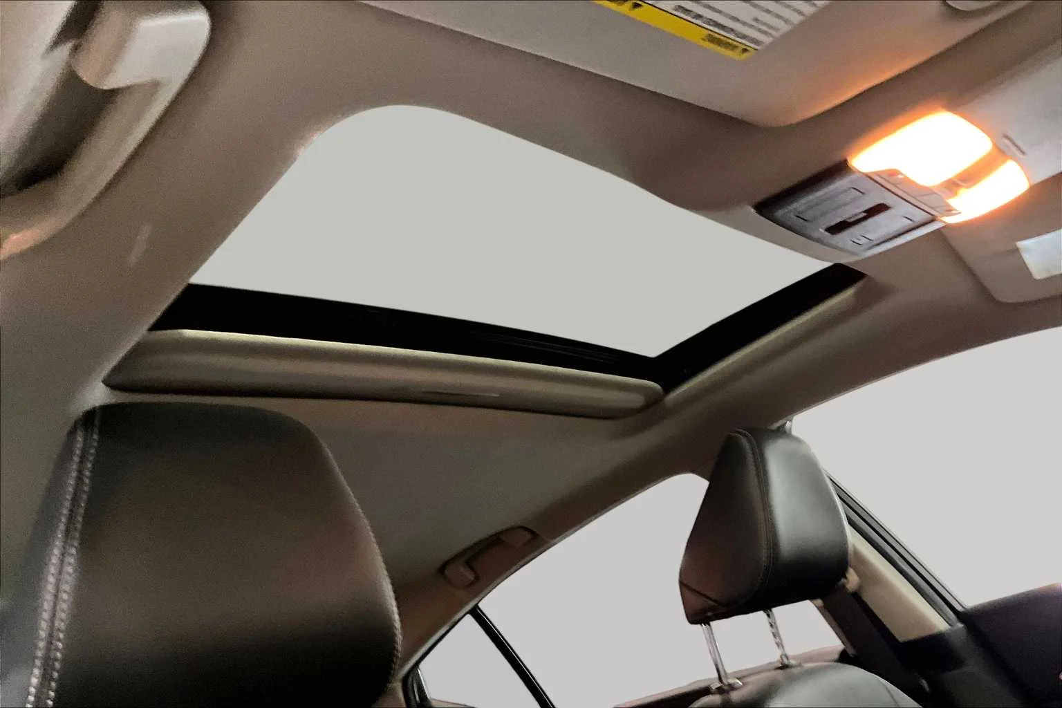 Used 2019 Super Black Nissan 2.5 Platinum image 14