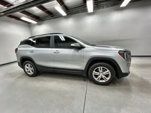 2022 GMC Terrain SLE - Photo 9