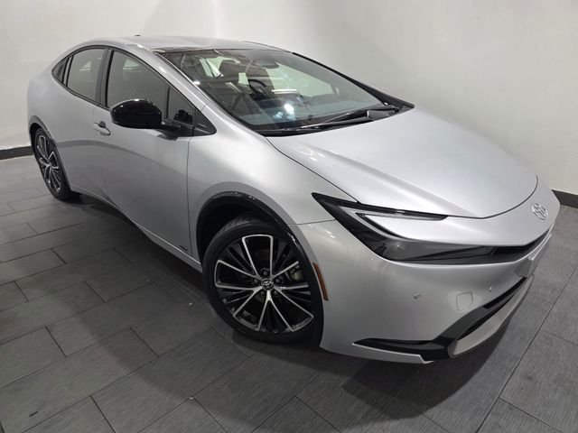 Used 2023  Toyota XLE image 7