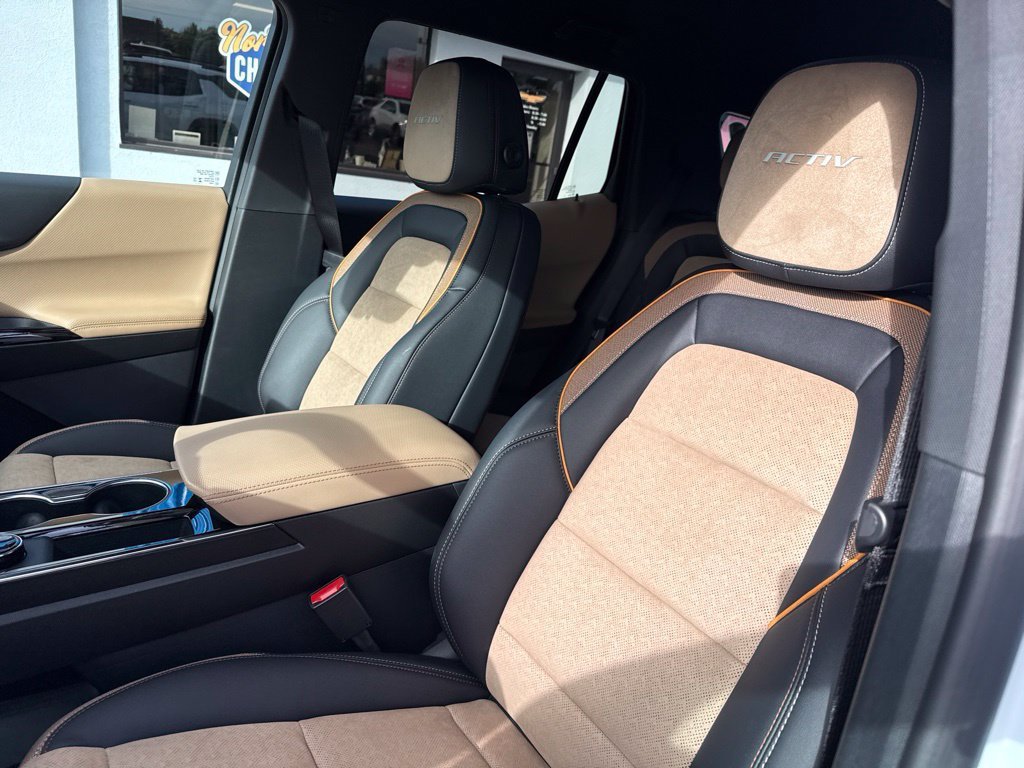 New 2027 Polar White Tricoat Chevrolet ACTIV image 34