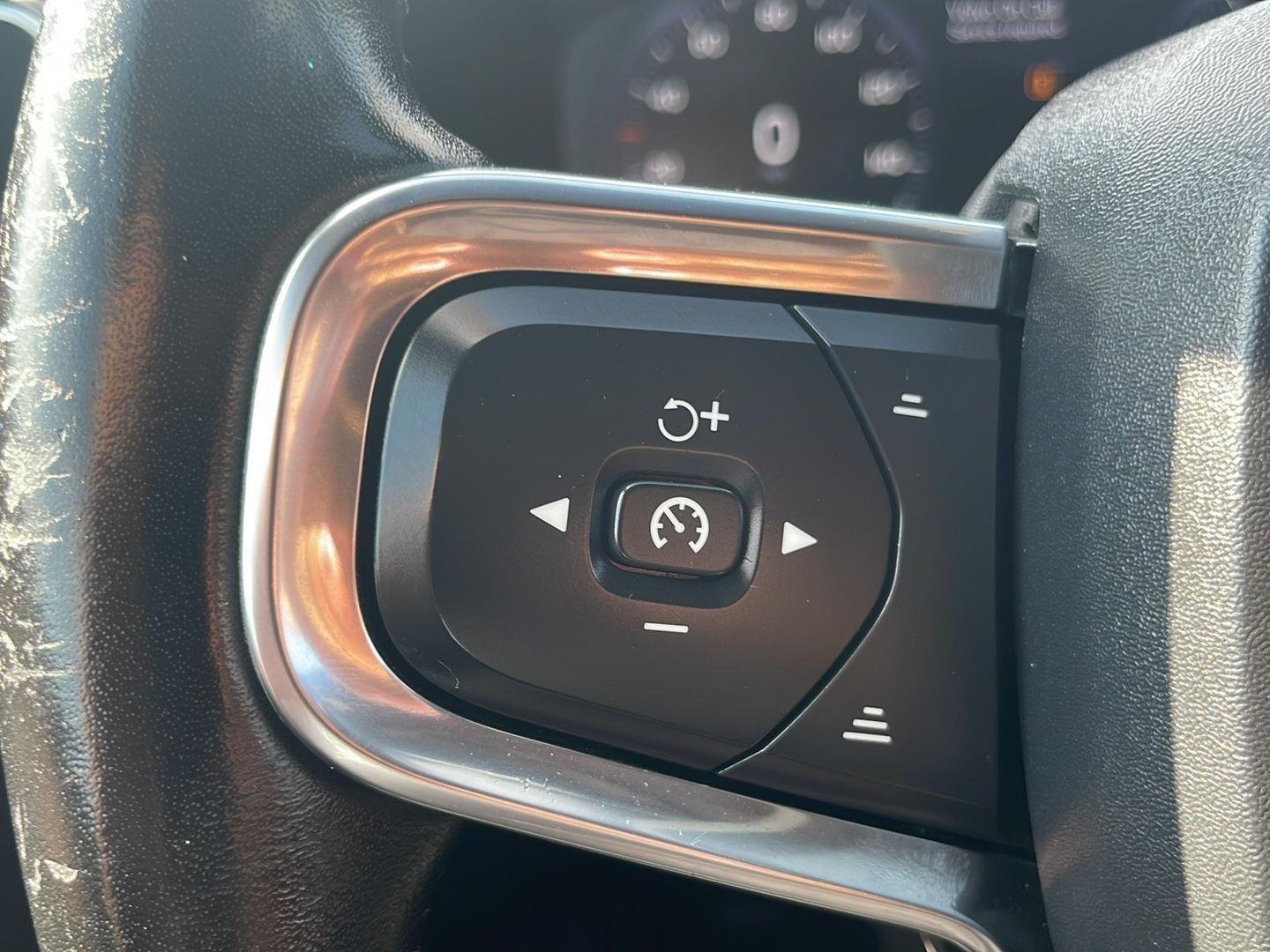 2019 Volvo XC40 Momentum - Photo 23