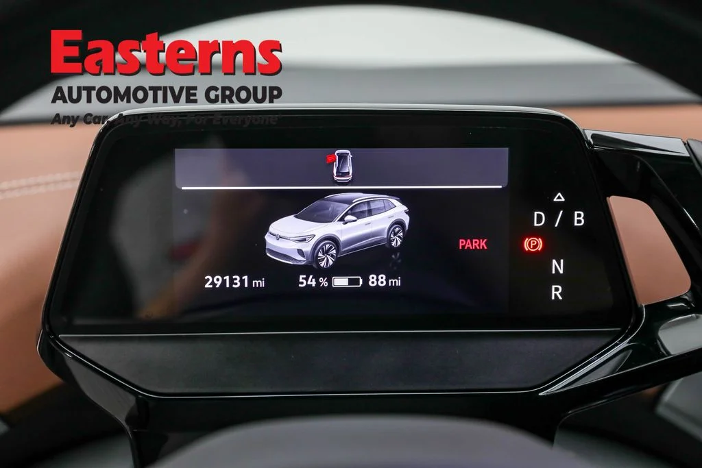 Used 2021 Silver Volkswagen Pro S image 17