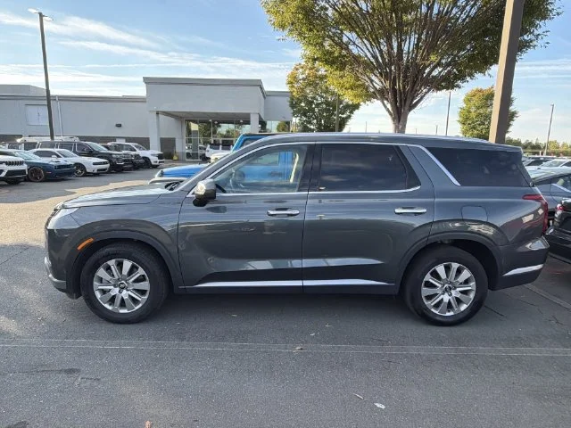 Used 2025 Gray Hyundai SEL image 4